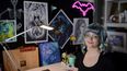 Kelly McKernan posa para un retrato el 15 de agosto de 2023, en Nashville, Tennessee. McKernan es una de tres artistas que presentaron una demanda por el uso de sus imágenes en programas de Inteligencia Artificial (IA).
