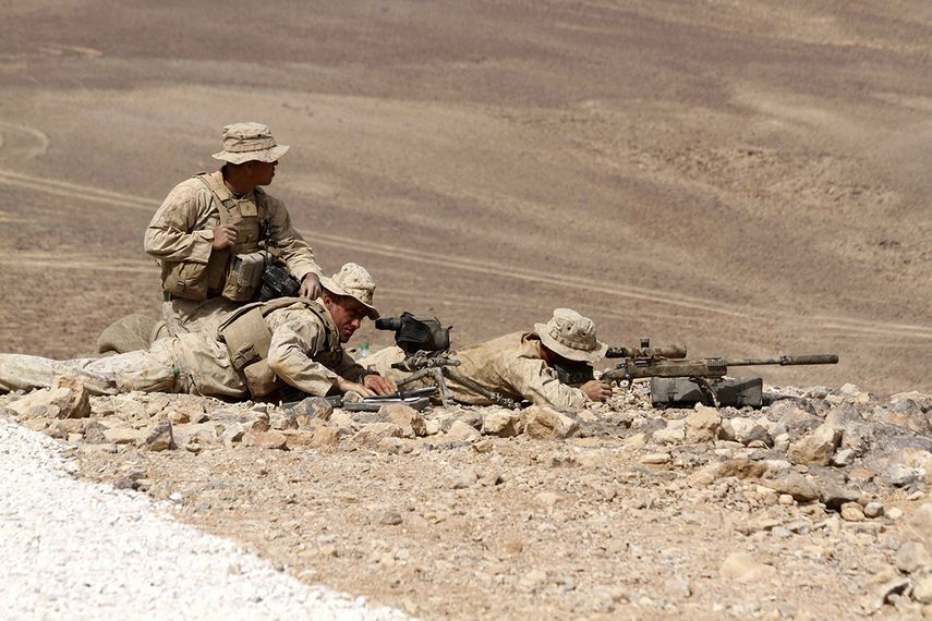 Varios francotiradores estadounidenses participan en unos ejercicios militares Eager Lion, en Modawara, Jordania, el pasado mes de mayo. (EFE)