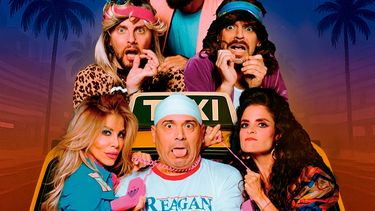 La obra, que se sitúa en la década de los 80, narra la historia de Juan, un taxista que vive una doble vida con dos esposas en dos casas distintas