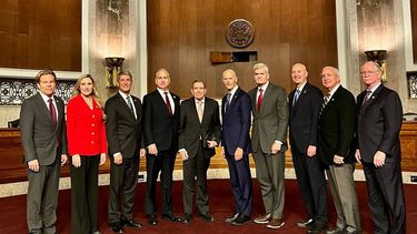 El presidente electo de Venezuela, Edmundo González Urrutia, en el Senado de EEUU