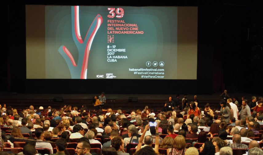 Decenas de personas asistieron a la inauguración del 39 Festival&nbsp;Internacional&nbsp;de&nbsp;Cine&nbsp;Latinoamericano&nbsp;de La Habana, en el teatro Karl Marx.