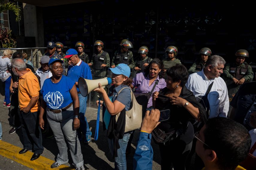 Diversos gremios de Venezuela participan en protestas por salarios y respeto a los derechos