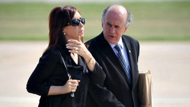 La expresidenta Cristina Fernández de Kirchner (2007-2015) y el exdirector de la Agencia Federal de Inteligencia (AFI), Oscar Parrilli.