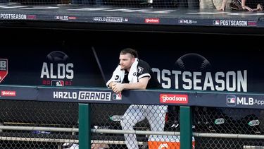 El relevista Liam Hendricks molesto por la eliminación de los Medias Blancas de Chicago ante Astros de Houston