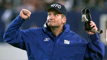&nbsp;El entrenador de los Giants de Nueva York Jim Fassel durante un partido contra los Eagles de Filadelfia, el lunes 22 de octubre de 2001