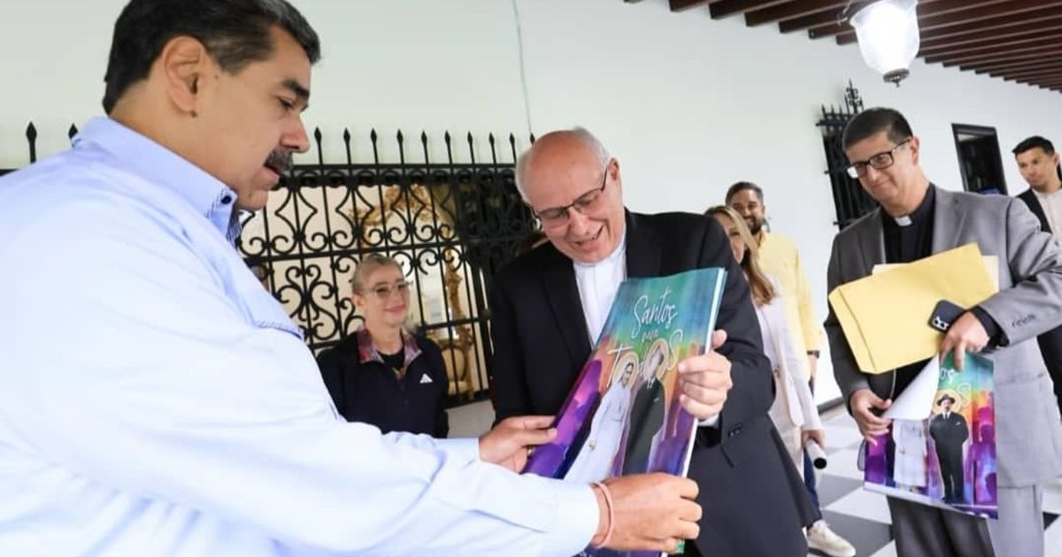 Maduro aprovecha la canonización de los primeros santos de Venezuela para simular “apoyo” del Vaticano