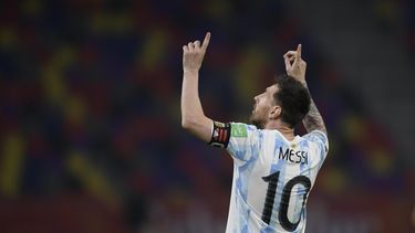 Argentina entrena en Caracas a la espera de Messi y Venezuela estrena DT