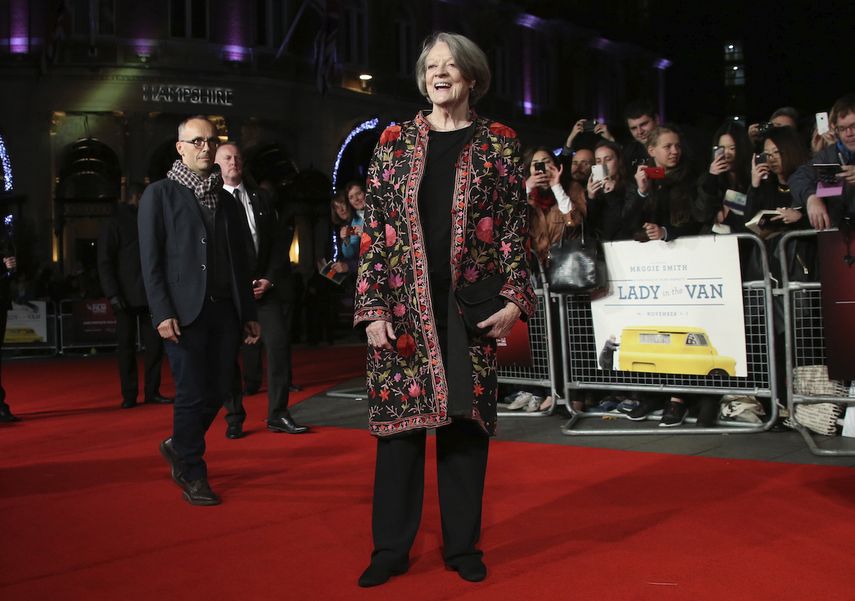 Maggie Smith en el estreno de la película The Lady In The Van, en el festival de cine de Londres en Londres el 13 de octubre de 2015. Smith, que ganó un Oscar por The Prime of Miss Jean Brodie en 1969 además de destacar en los filmes de Harry Potter y la serie Downton Abbey ha fallecido a los 89 años.&nbsp;