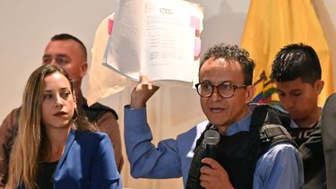 Christian Zurita, de 53 años, era parte del equipo de campaña de Fernando Villavicencio y ahora lo sustituye en la carrera presidencial en Ecuador