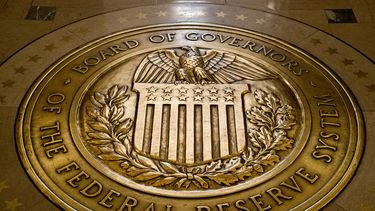 Emblema de la Reserva Federal en su sede en Washington.