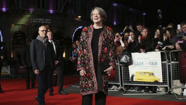 Maggie Smith en el estreno de la película The Lady In The Van, en el festival de cine de Londres en Londres el 13 de octubre de 2015. Smith, que ganó un Oscar por The Prime of Miss Jean Brodie en 1969 además de destacar en los filmes de Harry Potter y la serie Downton Abbey ha fallecido a los 89 años.&nbsp;