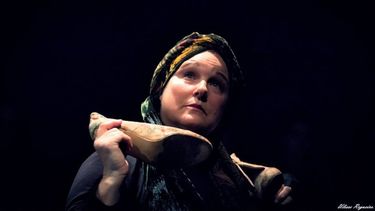 Lili Rentería interpreta a Blanche.