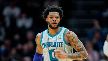 Foto del 28 de marzo del 2022, el alero de los Hornets de Charlotte Miles Bridges durante el encuentro ante los Nuggets de Denver en juego de NBA