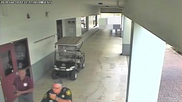 Imagen tomada de uno de los difundidos en marzo último tras la masacre en la escuela de Parkland, Florida.