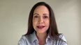Una captura de pantalla muestra a la líder opositora de Venezuela, María Corina Machado, gesticulando durante una entrevista de AFP vía Zoom en Caracas el 15 de mayo de 2025.