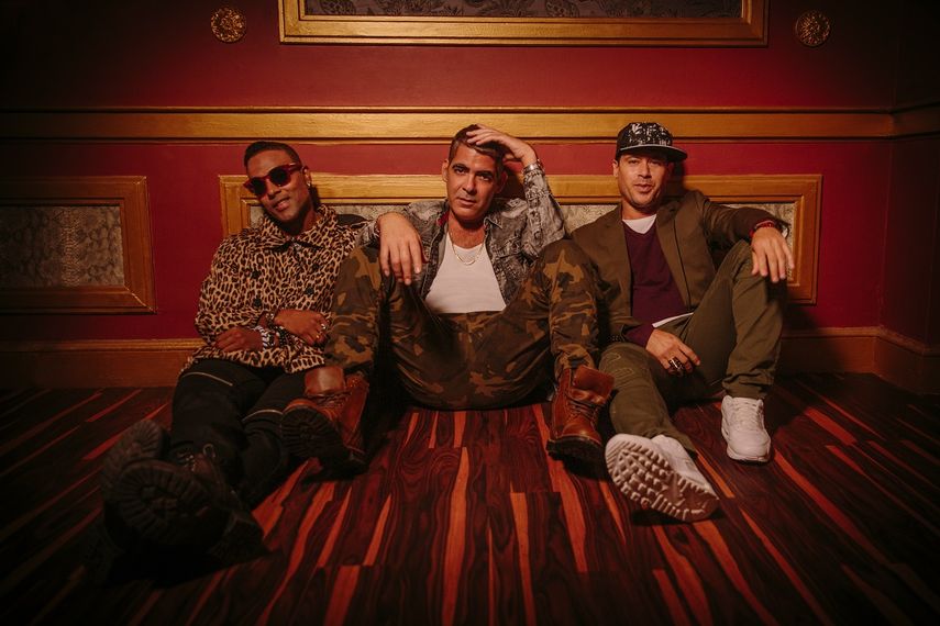 Yotuel Romero, Roldán González y Hiram Riverí (Ruzzo) integran la agrupación Orishas.  