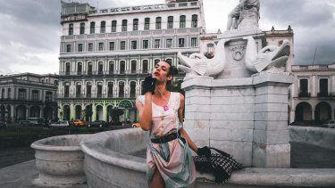 Un joven posa para una foto en La Habana, Cuba.&nbsp;