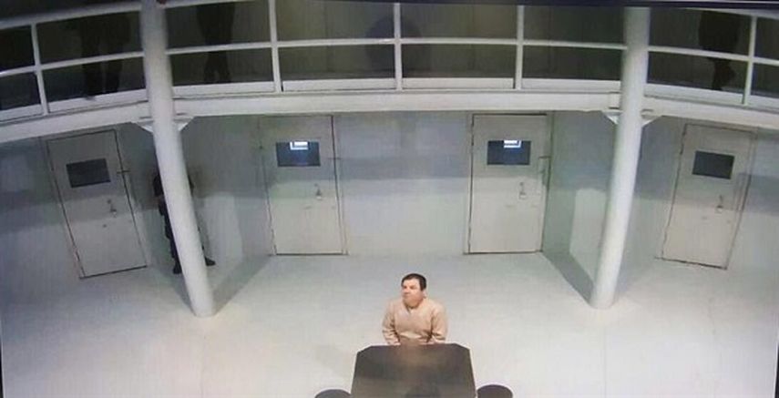 Foto tomada desde las cámaras de seguridad, ante los rumores de que el jefe del cartel de Sinaloa había escapado (EFE)