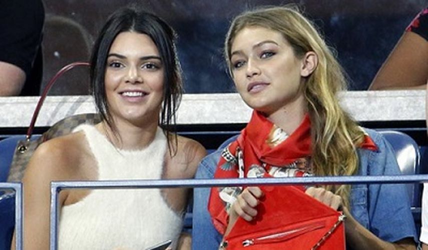 Kendall Jenner junto a Gigi Hadid.(EFE)