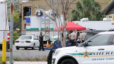 Un hombre de 81 años ofreció a una mujer en un supermercado 200.000 dólares por su hija de ocho años y acabó preso el pasado fin de semana en&nbsp;Florida&nbsp;acusado de agresión, informaron hoy medios locales.