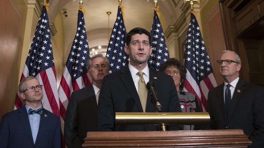 El presidente de la Cámara de Representantes, Paul Ryan, habla durante una conferencia de prensa sobre las negociaciones en el Senado para evitar el cierre del&nbsp;Gobierno.&nbsp;