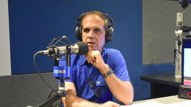 El renombrado periodista Agustín Acosta en el programa radial Cada Tarde, que se transmite de lunes a viernes por Actualidad Radio 1040 de 3:00 pm a 7:00 pm.