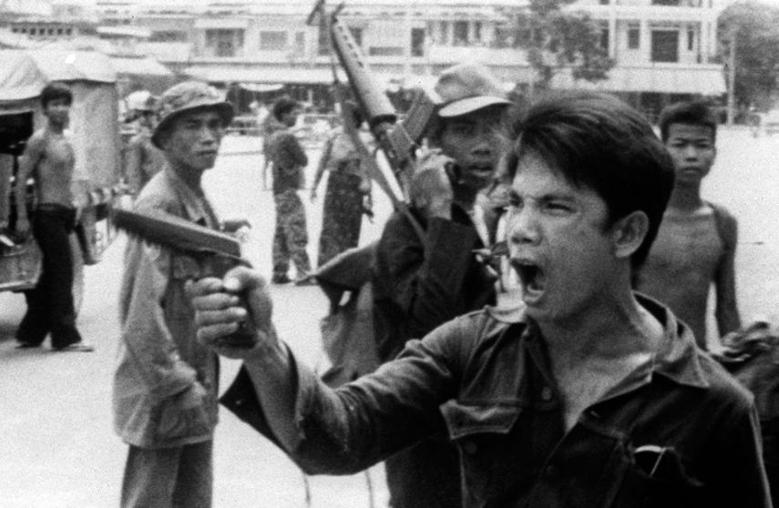 Guerrilleros Khmer Rouge en plena ofensiva en Phnom Penh, 17 de abril 1975.