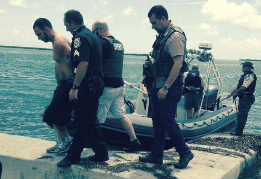 Ernesto Herrada-Córdoba agredió con un cuchillo a dos mujeres y después huyo de las autoridades que estuvieron más de un día tras su búsqueda hasta arrestarlo en el área de Los Cayos del Sur de la Florida. (Cortesía)