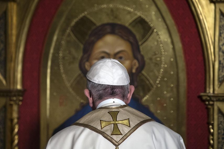 El papa Francisco durante una ceremonia en la iglesia Anglicana. Encuentro inédito en la historia de la iglesia católica.&nbsp;