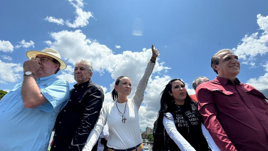 La líder opositora María Corina Machado llegó a la concentración opositora en Caracas