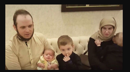 Joshua Boyle y Caitlan Coleman, que tras pasar cinco años secuestrados por los talibanes en Afganistán junto con sus tres hijos, acaba de regresar a Canadá tras su liberación en Pakistán.