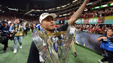 Martínez cerró la temporada con 35 goles y fue MVP de la temporada y de la final.