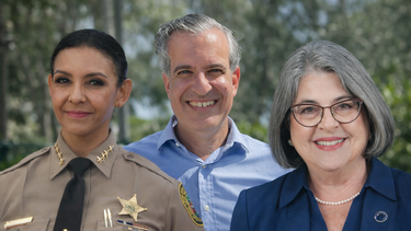 Rosie Cordero-Stutz sheriff de Miami-Dade ,Steven Meiner, alcalde de Miami Beach, y la alcaldesa del condado Daniella Levine-Cava.&nbsp;