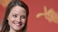 En esta foto de archivo tomada el 12 de mayo de 2016, la directora y actriz estadounidense Jodie Foster sonríe durante una conferencia de prensa para la película Money Monster en el 69 ° Festival de Cine de Cannes en Cannes, en el sur de Francia.&nbsp;