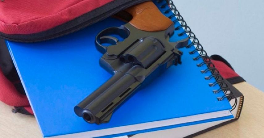 Una persona fue detenida este jueves en relación con una supuesta amenaza de tiroteo en una escuela secundaria.