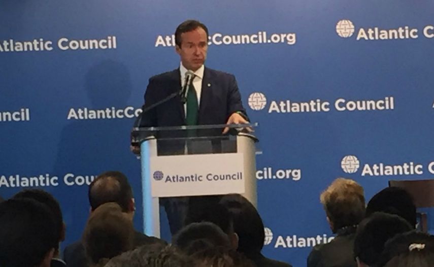 El expresidente de Bolivia Jorge Quiroga durante su  intervención en el foro Ni libres ni justas, ¿qué hacer con las  elecciones presidenciales de Venezuela?, celebrado en la sede del  centro de estudios Atlantic Council, en Washington.
