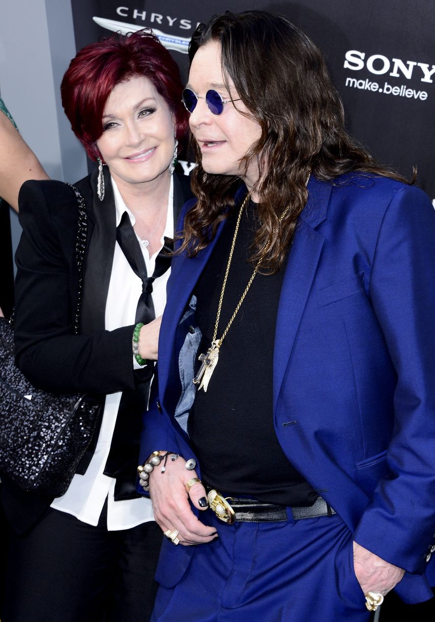 Después de ver a sus médicos de nuevo, Ozzy ha sido diagnosticado con una grave infección respiratoria que podría convertirse en neumonía por las exigencias de los conciertos.