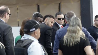 Neymar es investigado también por la policía de Río de Janeiro, luego de publicar imágenes de su acusadora en redes sociales sin la autorización de la mujer.