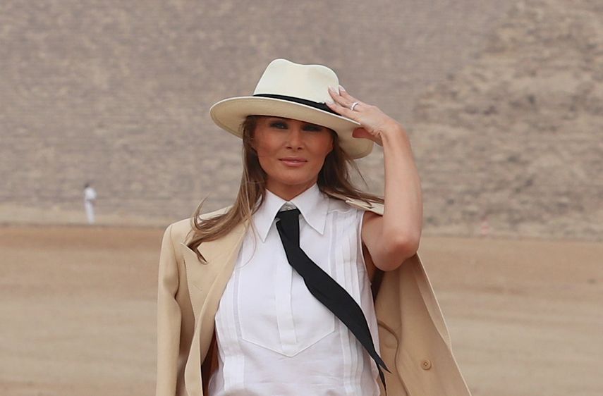 Melania Trump durante su visita a las pirámides de Giza, el pasado 6 de octubre.