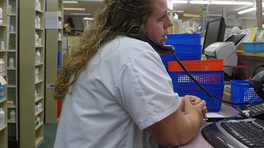 Rachel Quivey trabaja como farmacéutica para Fruth Pharmacy, en Athens, Ohio. Notó que los clientes estaban usando más gabapentina cuando veía que venían a recoger la medicina antes de tiempo.&nbsp;