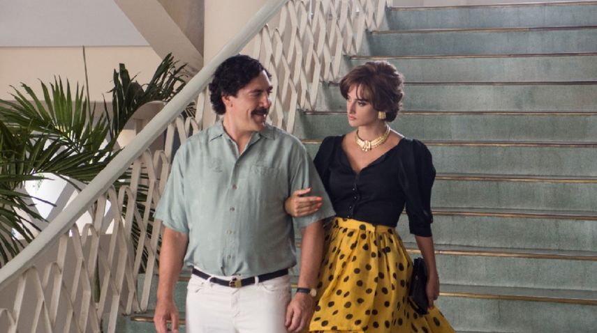 Loving Pablo, que se rodó en Colombia aunque los personajes hablen en inglés con modismos locales para llegar a un público internacional, está basada en las memorias de la periodista Virgina Vallejo (Amando a Pablo, odiando a Escobar).