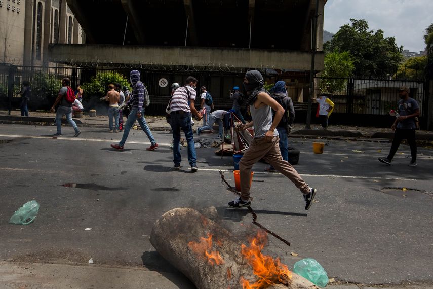 A lo largo de tres semanas se han desarrollado manifestaciones de venezolanos que protestan contra el Gobierno de Nicolás Maduro y casi todas han sido reprimidas por fuerzas de seguridad del estado.