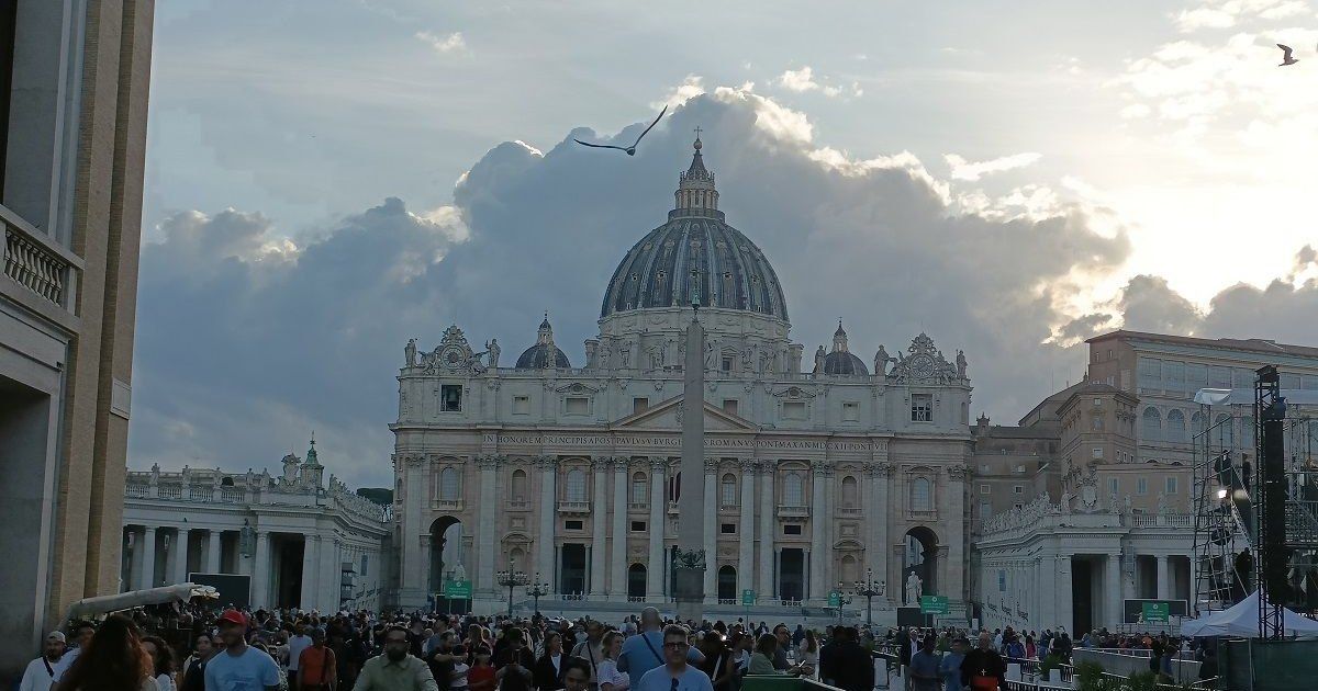 Cardenales reciben llamado a la unidad antes del cónclave