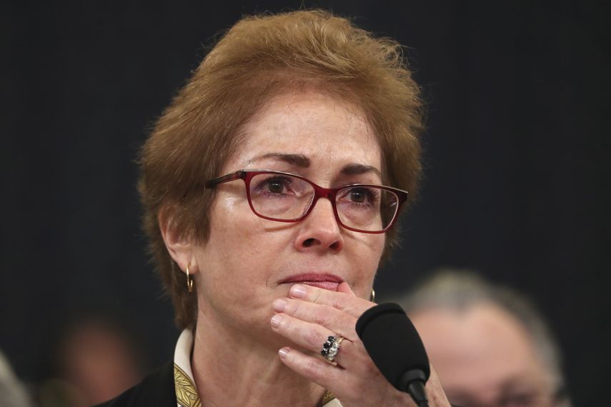 La exembajadora de Estados Unidos en Ucrania, Marie Yovanovitch, declara ante la comisi&oacute;n de Exteriores de la c&aacute;mara baja en el Congreso en Washington, 15 de noviembre de 2019.&nbsp;