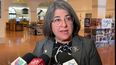 La alcaldesa Daniella Levine-Cava conversa con la prensa.&nbsp;