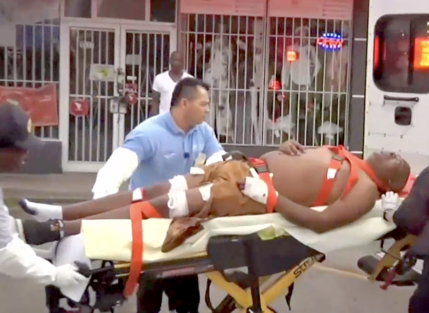 El hombre fue trasladado al hospital en condición estable.&nbsp;