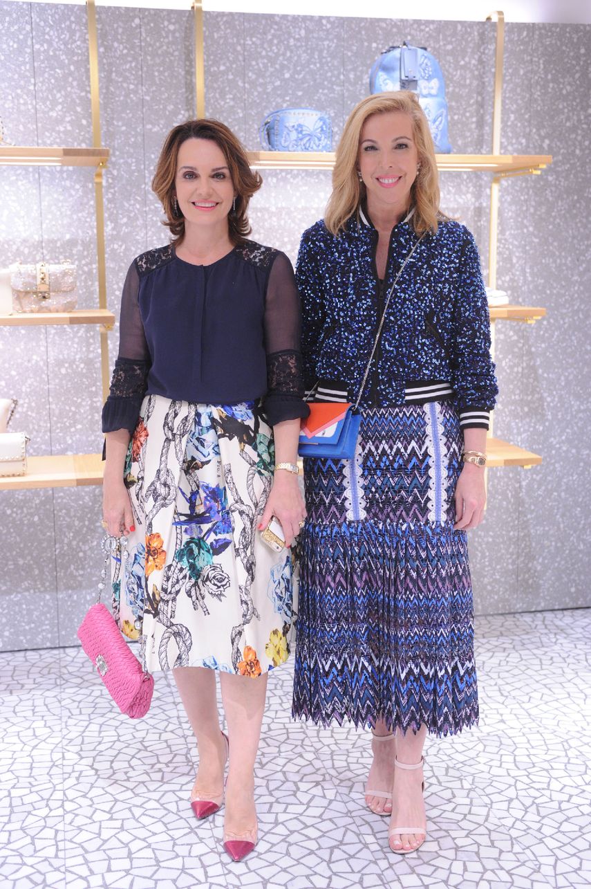 Ana Hughes-Freund Y Eva Hughes