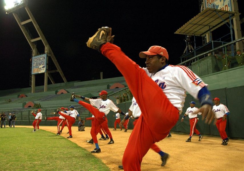 Los peloteros cubanos han ido saliendo progresivamente a jugar a otras ligas, a través de un proceso selectivo.
