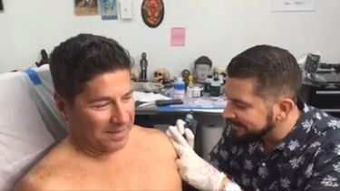 El tatuaje del comediante&nbsp;Raymond Arrieta&nbsp;fue realizado por&nbsp;el artista puertorriqueño Juan Salgado.