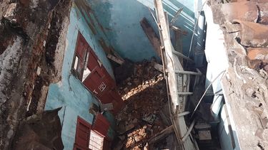 Derrumbe en una vivienda en el centro de la ciudad de Camagüey, Cuba, tras intensas lluvias.